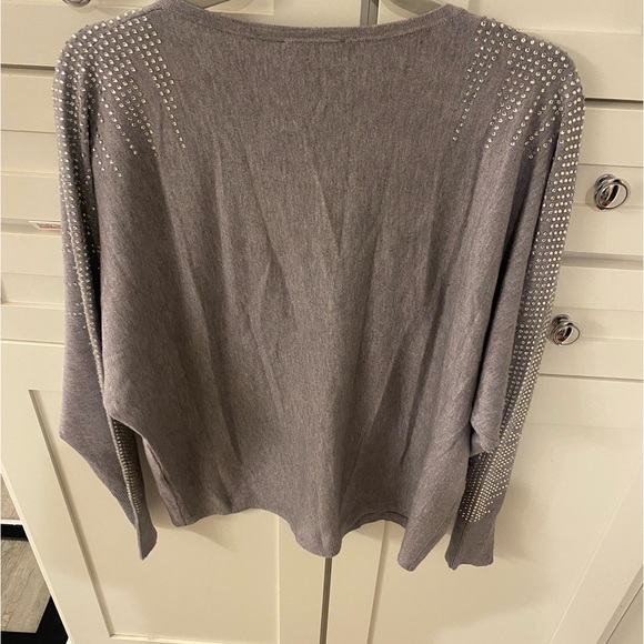Large Women’s Heather gray long sleeved sparkly sweater - Picture 4 of 7
